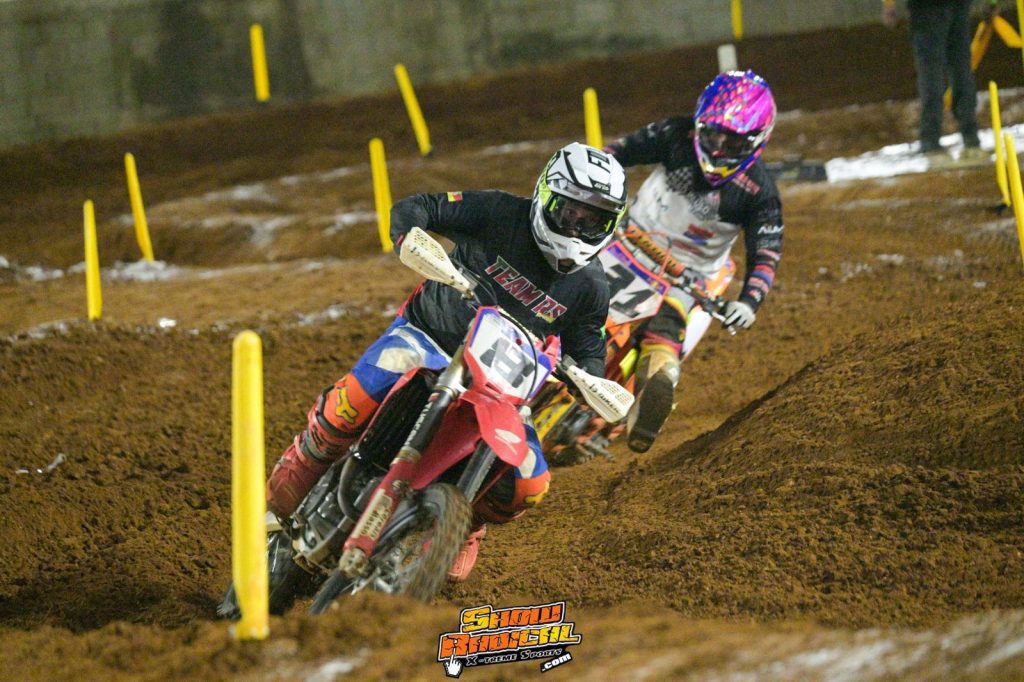 Arena Velocross bate recorde de inscritos em noite de disputas intensas com os mais r&aacute;pidos pilotos do velocross brasileiro