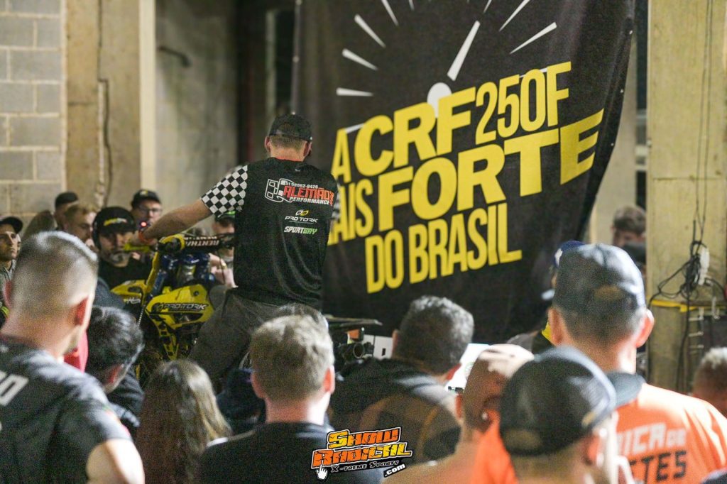 Arena Velocross bate recorde de inscritos em noite de disputas intensas com os mais r&aacute;pidos pilotos do velocross brasileiro