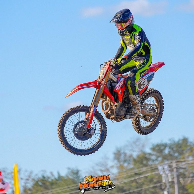 Be Tibúrcio comemora o pódio na categoria mais disputada do Mini Os, nos EUA