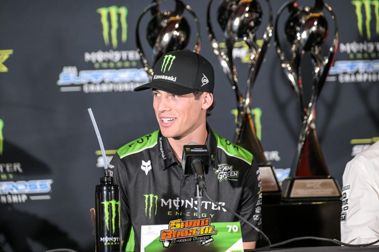 Press Day A1: Show Radical na abertura da temporada 2025 do AMA Supercross