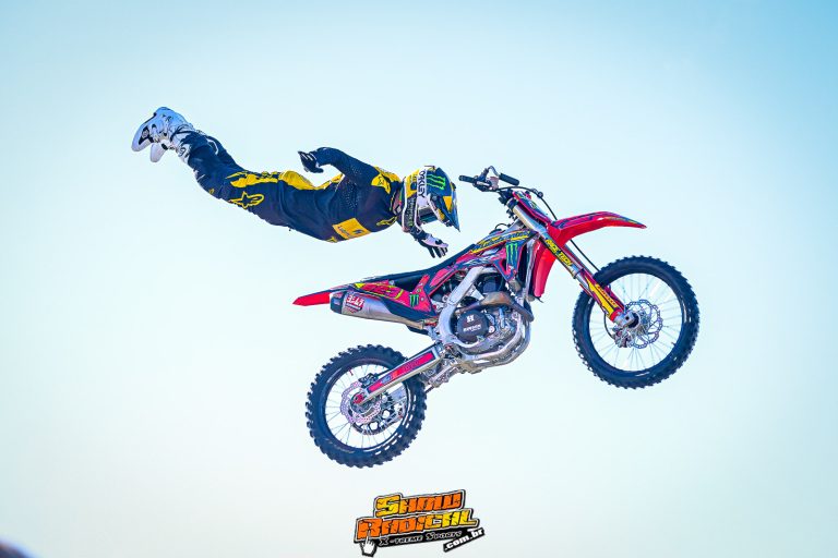 Fred Kyrillos se prepara para levantar o público na Arena Freestyle Internacional em São Paulo