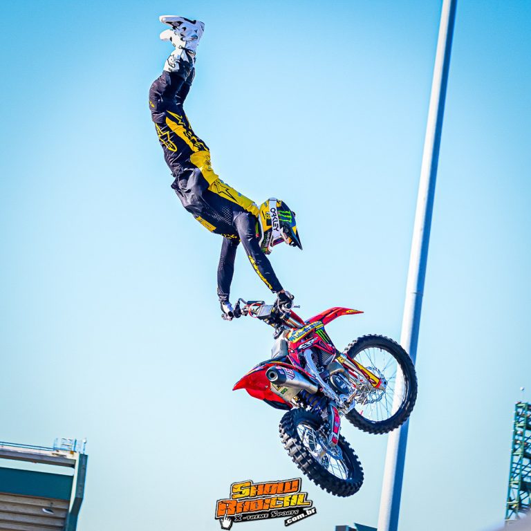 Fred Kyrillos segue rumo à Argentina para show de Freestyle Motocross na abertura do SX Champs Series