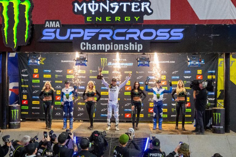 AMA SX: Jordon Smith faz história e conquista primeira vitória da Triumph. Na 450, Sexton vence e assume a liderança isolada
