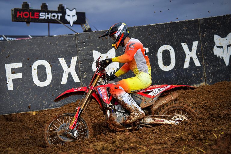 MXGP: Gajser e Benistant superam a lama e vencem prova qualificatória desse sábado, na Espanha