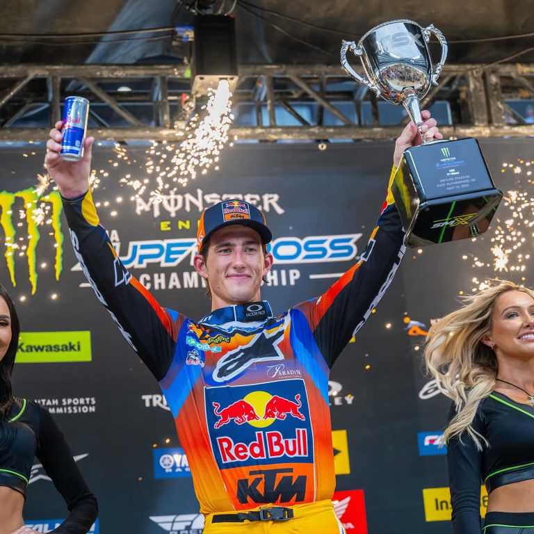 AMA SX: Chase Sexton vence mais uma e segue vivo na briga pelo título. Na 250, Hammaker domina e abre vantagem na ponta