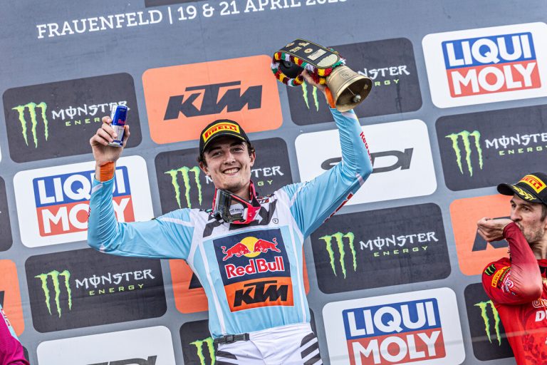 MXGP: KTM domina GP da Suíça com vitórias de Lucas Coenen e Simon Läengenfelder