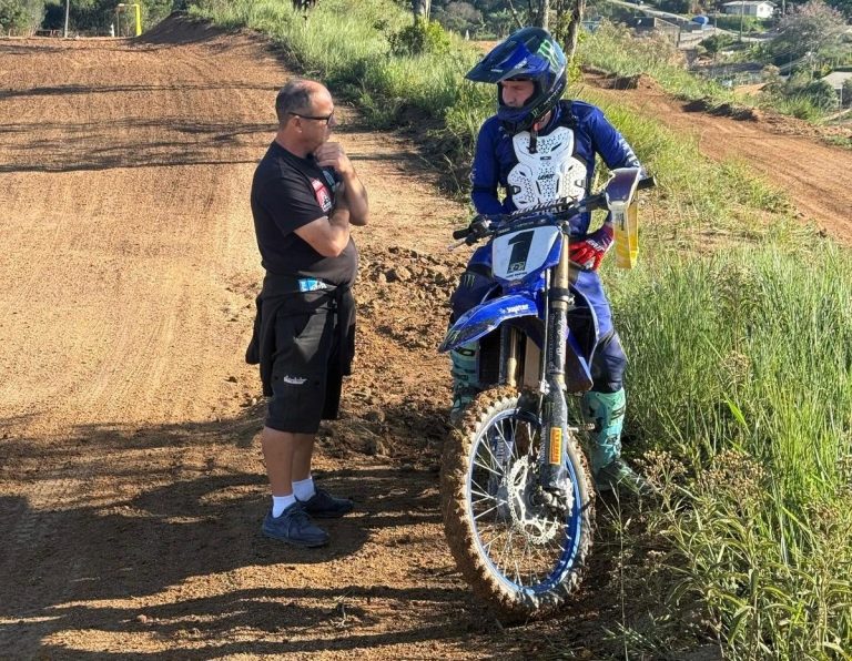 Líderes do campeonato, pilotos que contam com o suporte de “Serginho Suspensões” encaram a 2ª rodada do MX1 GP Brasil, em Canelinha/SC