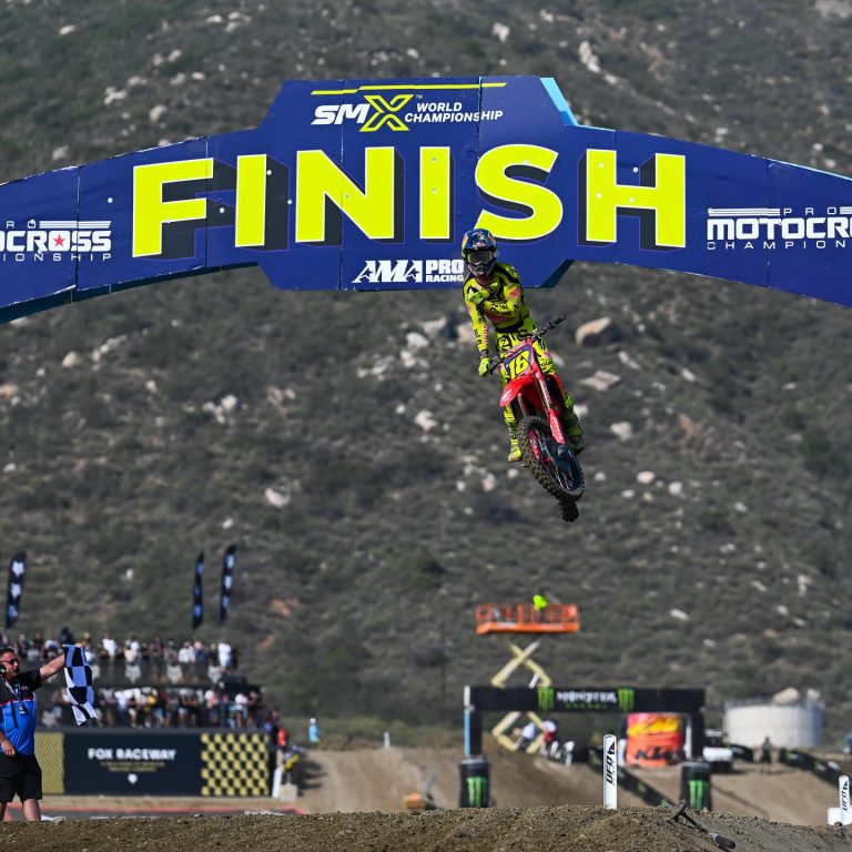 Jett Lawrence e Haiden Deegan vencem abertura do AMA Motocross, em Pala