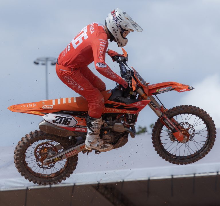 AO VIVO: Acompanhe a transmissão da 4ª etapa do MX1 GP Brasil, em Palmas | Domingo