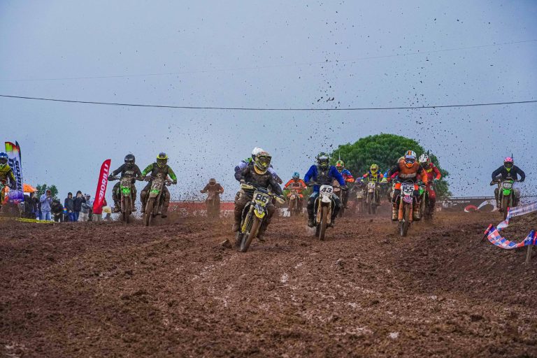 2ª etapa do Gaúcho de Velocross em Ciríaco tem primeiro dia marcado por clima instável e muita garra dos competidores para vencer a pista desafiadora