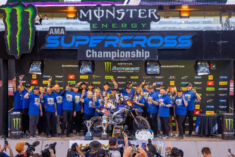 Cooper Webb e Tom Vialle conquistam os títulos da 450 e da 250 leste na última rodada do AMA SX