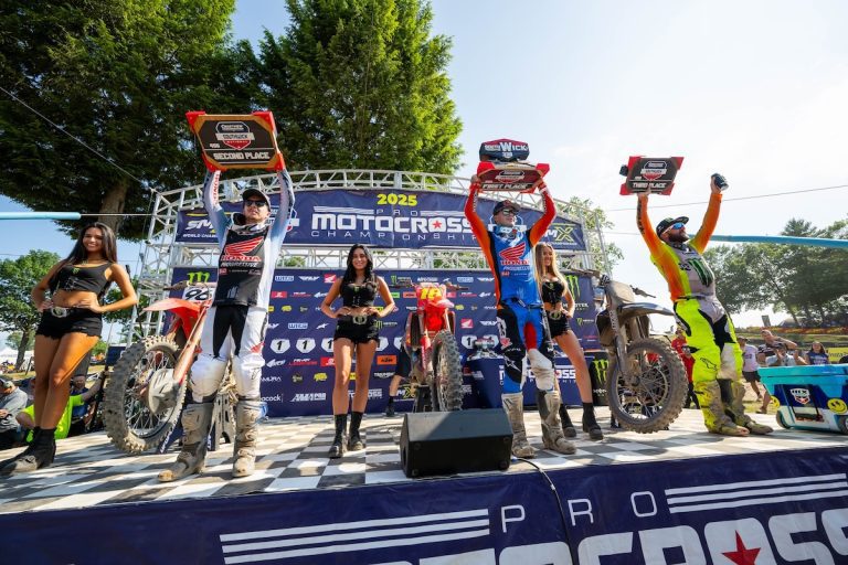 Jett Lawrence e Haiden Deegan dominam a areia de Southwick e seguem na liderança do Pro Motocross 2025