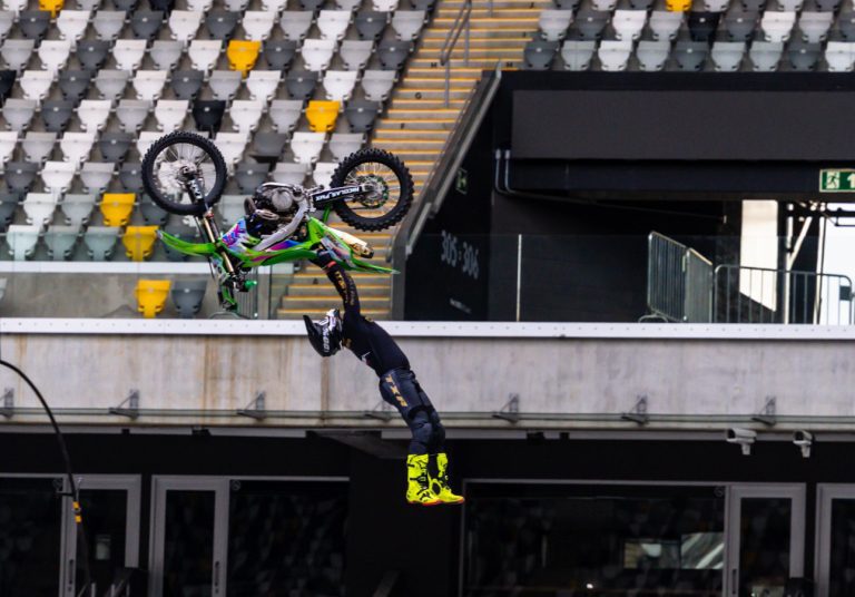 Nicolas Ferreira realiza sonho ao participar do Nitro Circus Brasil como um dos pilotos principais do FMX