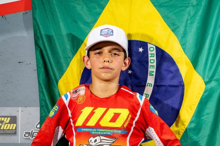 A jornada do brasileiro João Vitor “JV” rumo ao Loretta Lynn’s 2025