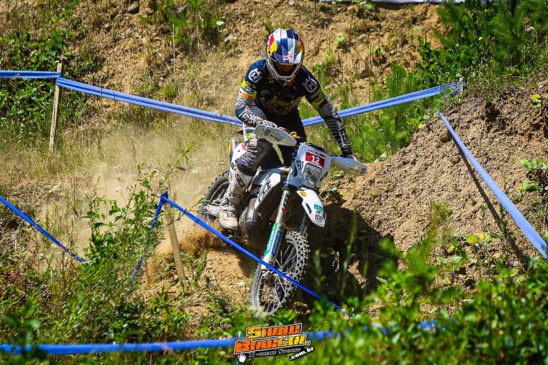 Red Bull Romaniacs: Billy Bolt supera Lettenbichler e decisão segue para a etapa final. Rigor Rico tem mais um dia produtivo e segue escalando na geral