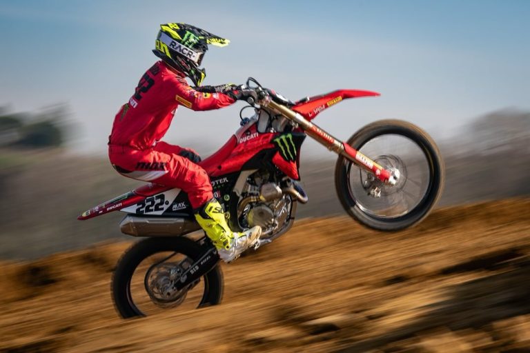 VÍDEO: Cairoli testando a Ducati Desmo450 MX em Southwick
