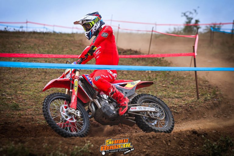 Brasileiro de Enduro: Luciano Rocha mantém excelente desempenho e domina a categoria Elite, encerrando etapa histórica da competição na Bahia