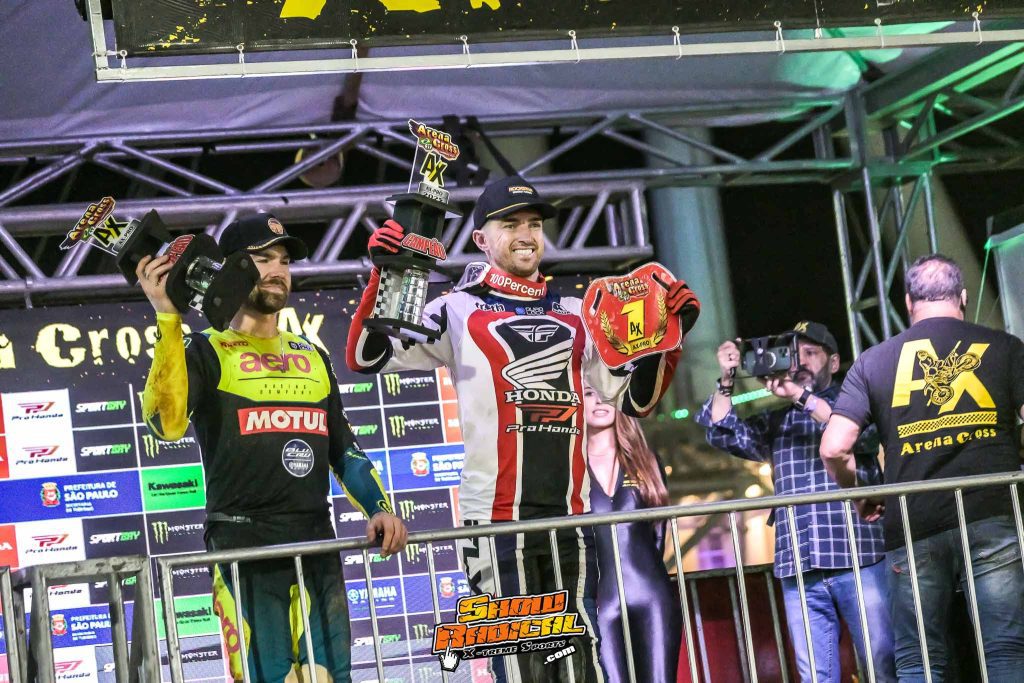 Arena Cross Brasil 2025 consagra campe&otilde;es em noite hist&oacute;rica no Parque Villa-Lobos, em S&atilde;o Paulo