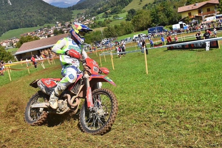 Após terceiro dia, Brasil sobe uma posição no International Six Days Enduro 2025