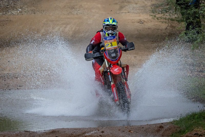 Honda conquista o 11&ordm; t&iacute;tulo geral do Sert&otilde;es com Tosha Schareina