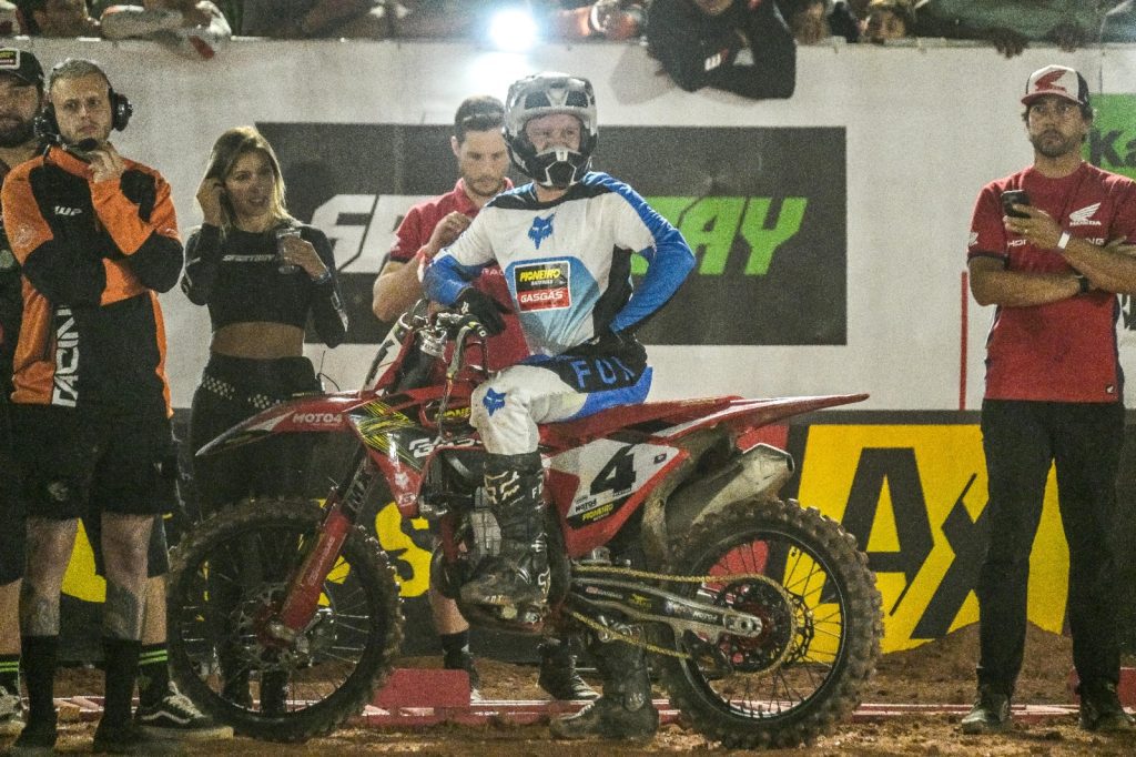 Baterias Pioneiro GasGas Racing Team encerra temporada do Arena Cross Brasil 2025 no Parque Villa-Lobos