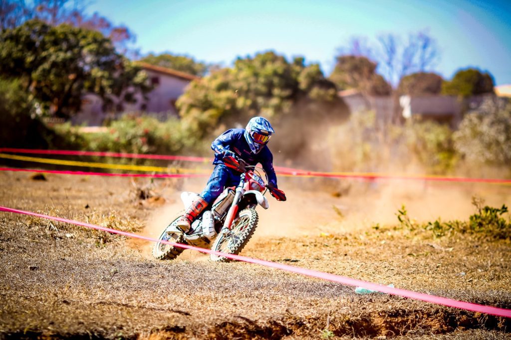 Semifinal do Desafio Extreme leva adrenalina e p&uacute;blico &agrave;s ruas de Matozinhos (MG)