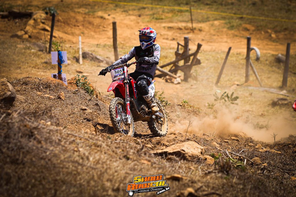 Sob sol e poeira, Diogo Vieira domina prova em formato in&eacute;dito na final do BRHE