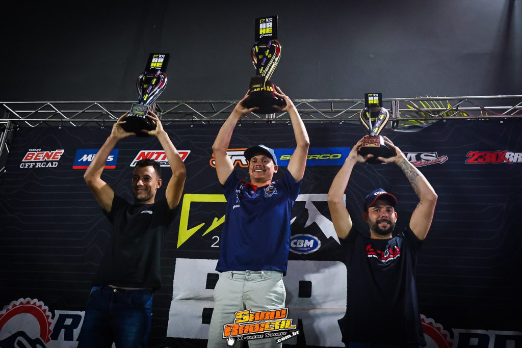 Sob sol e poeira, Diogo Vieira domina prova em formato in&eacute;dito na final do BRHE