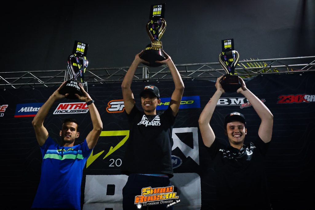 Sob sol e poeira, Diogo Vieira domina prova em formato in&eacute;dito na final do BRHE