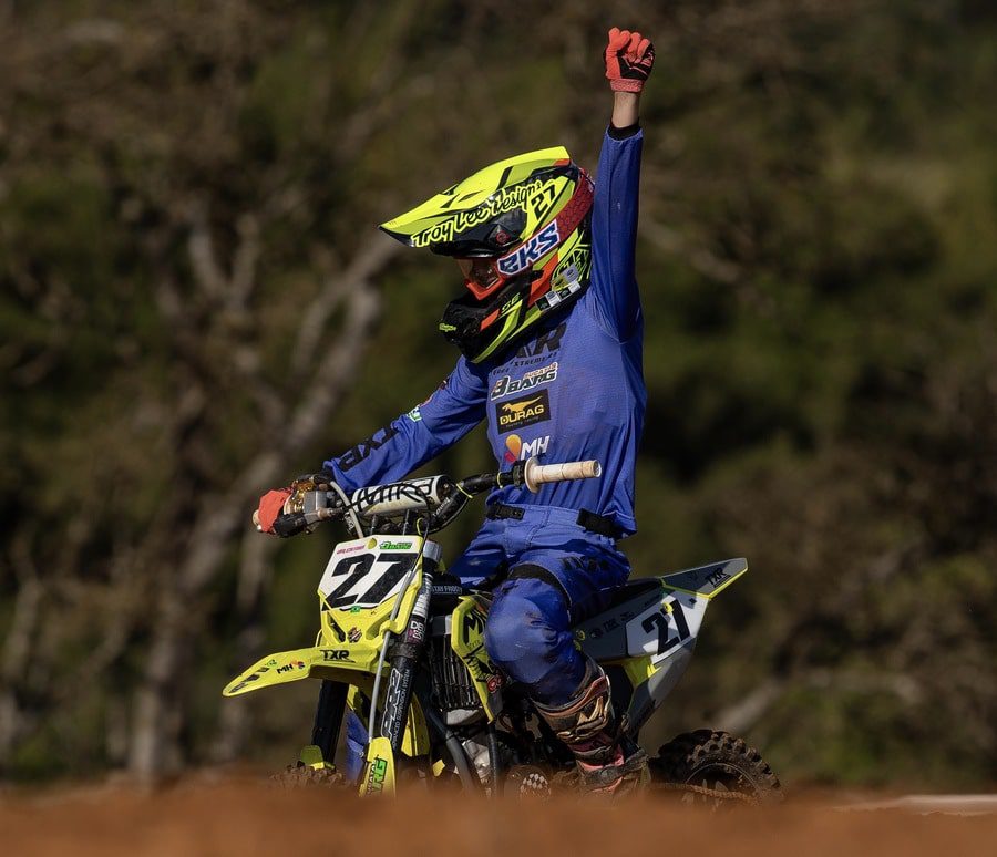 Valentina Barg faz hist&oacute;ria e se torna a primeira mulher campe&atilde; brasileira na 50cc