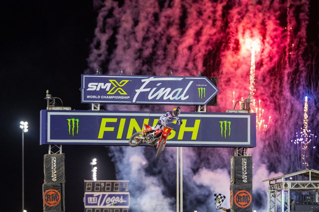 SuperMotocross 2025 consagra Jett Lawrence tricampe&atilde;o e Jo Shimoda como primeiro japon&ecirc;s campe&atilde;o em Las Vegas