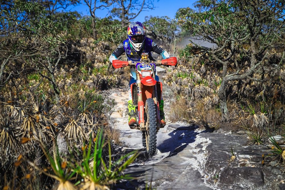 Bruno Crivilin, da Honda Racing, assume lideran&ccedil;a do Enduro da Independ&ecirc;ncia 2025