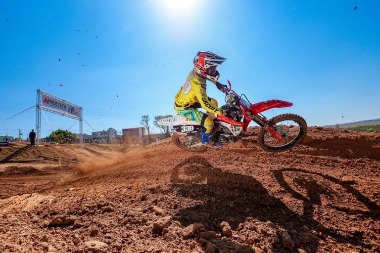 Benjamin Garib da equipe JP Pro Honda Circuit é vice-campeão do MX1GP Brasil na MX2 com a Circuit Equipment