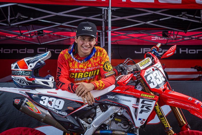 Benjamin Garib da equipe JP Pro Honda Circuit &eacute; vice-campe&atilde;o do MX1GP Brasil na MX2&nbsp;com a Circuit Equipment