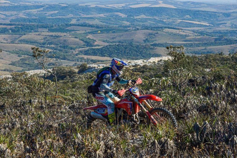 Bruno Crivilin, da Honda Racing, assume liderança do Enduro da Independência 2025