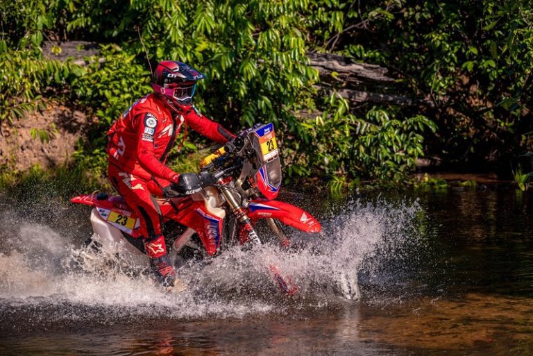 Romain Dumontier assume liderança das motos no Sertões Series Tocantins 2025