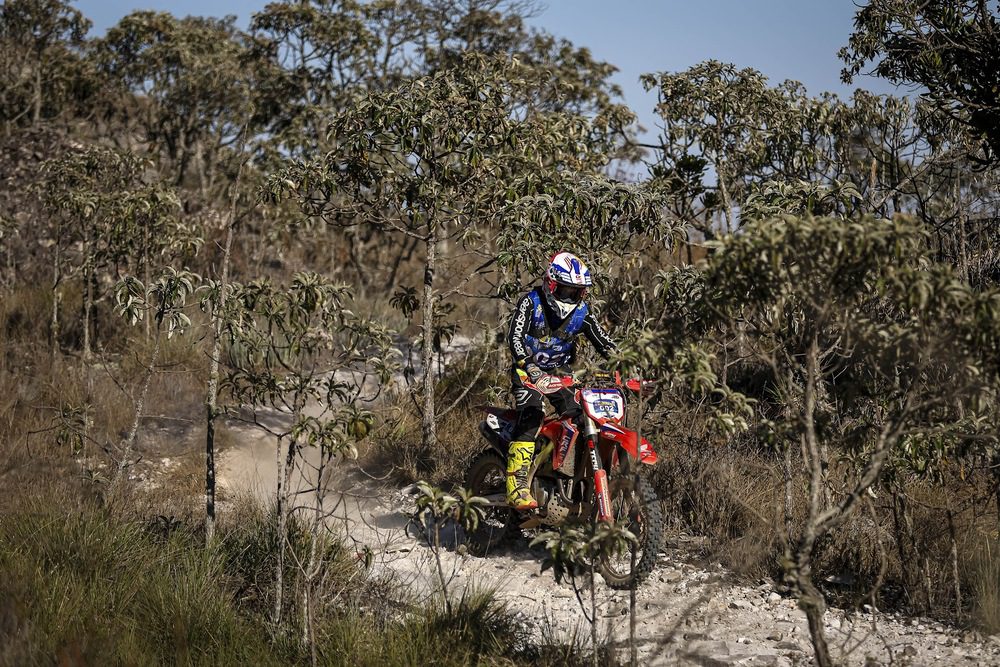 Bruno Crivilin, da Honda Racing, assume lideran&ccedil;a do Enduro da Independ&ecirc;ncia 2025