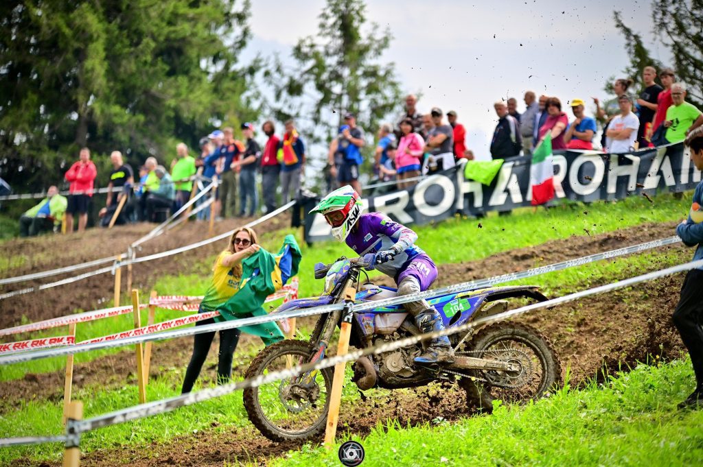 Piloto Jo&atilde;o Pedro Bas&iacute;lio da Sherco Brasil brilha no ISDE 2025 com medalha de Ouro na Categoria E3