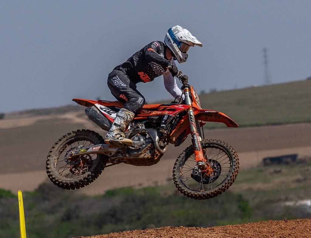Luanna Neves conquista t&iacute;tulo in&eacute;dito da MXF e 595 KTM Racing Team encerra temporada com dois t&iacute;tulos no MX1GP Brasil