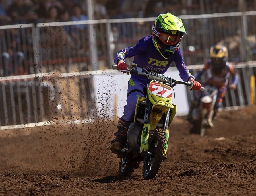 Valentina Barg faz hist&oacute;ria e se torna a primeira mulher campe&atilde; brasileira na 50cc