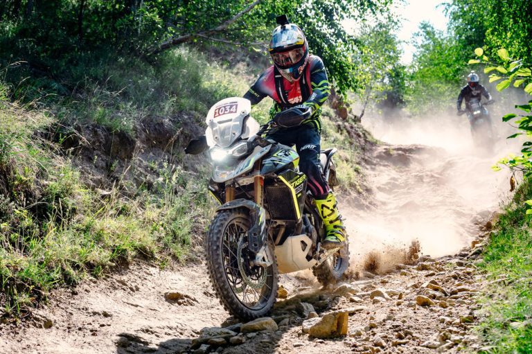 Red Bull Romaniacs 2026 abre inscrições com nova categoria para Big Trails na edição “INDESTRUTÍVEL”!