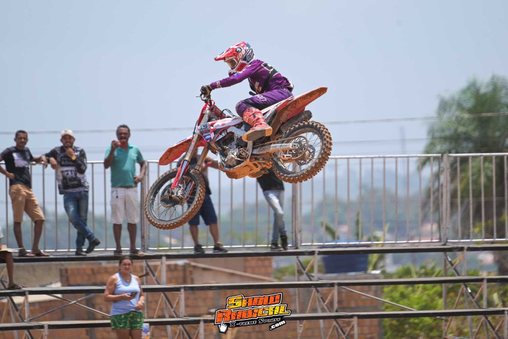 GP Curion&oacute;polis de Motocross 2025 distribui R$ 100 mil em premia&ccedil;&atilde;o e re&uacute;ne grandes nomes do motocross