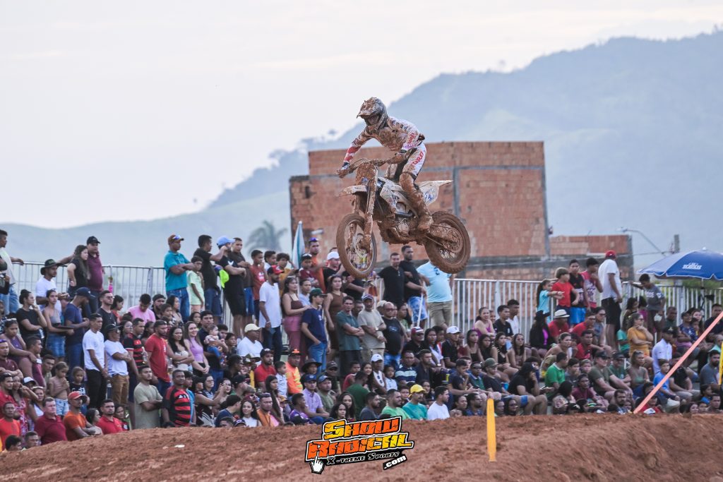 GP Curion&oacute;polis de Motocross 2025 distribui R$ 100 mil e consagra Rafael Faria como grande destaque do domingo