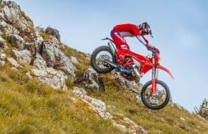 Beta Brasil anuncia a chegada dos modelos RR 300 X-Pró e Xtrainner 300