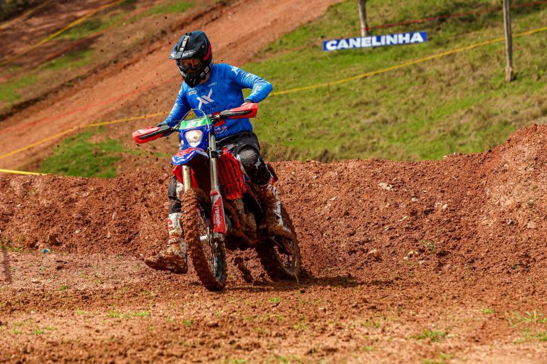 Beta Motor Brasil no pódio do Brasileiro de Enduro com seus pilotos em Canelinha (SC)