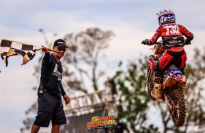 Campeonato Carioca de Motocross retorna a Macaé com grande público e vitórias marcantes no sábado de abertura
