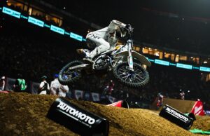 Supercross de Paris: Malcolm Stewart domina a primeira noite de disputas na França