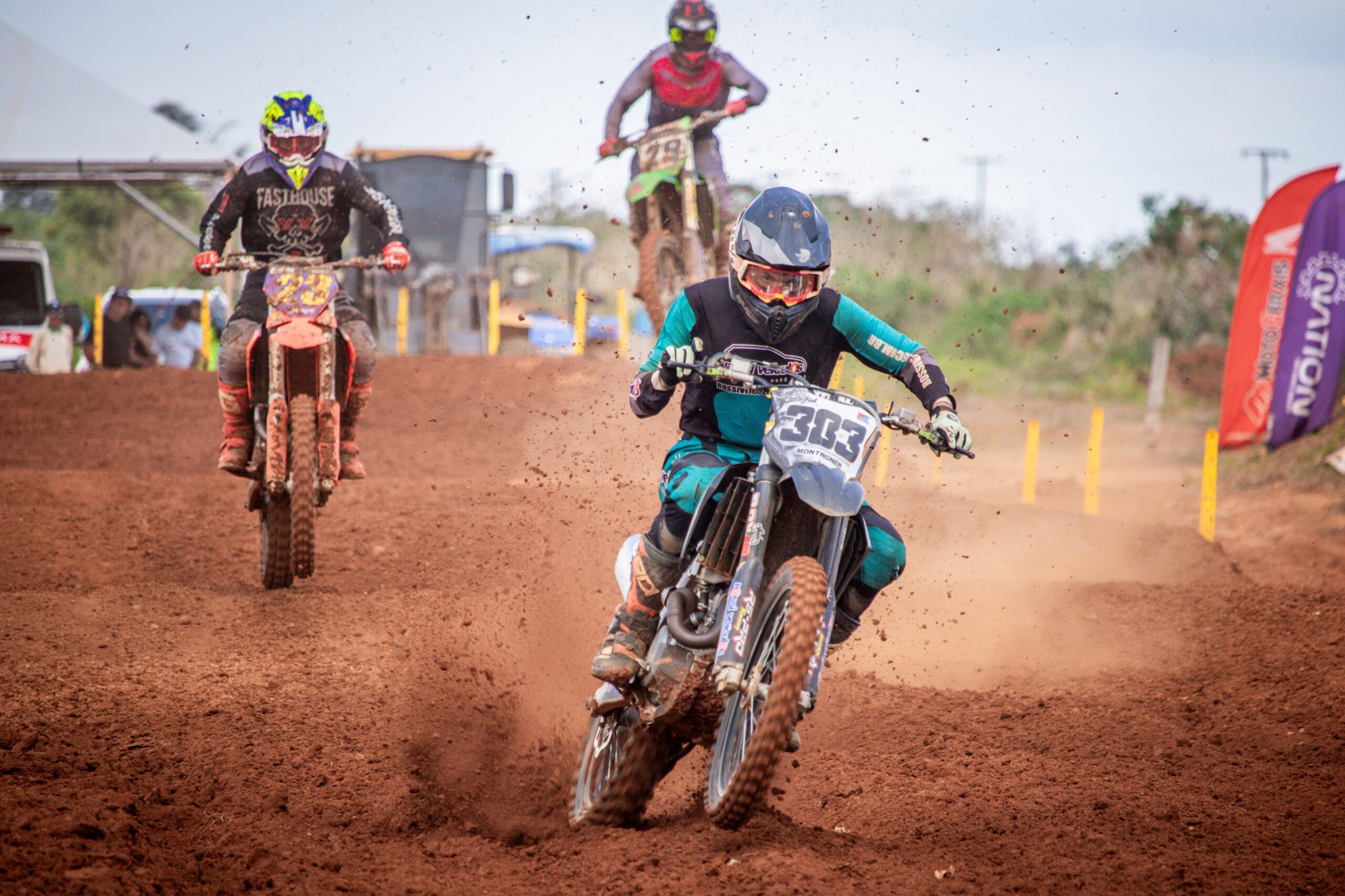 Supercross do Cerrado 2025 movimenta Carmo do Parana&iacute;ba em fim de semana emocionante