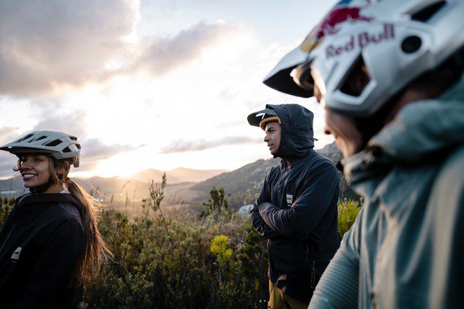 SPORTECH lan&ccedil;a no Brasil a cole&ccedil;&atilde;o Mountain Bike 2026 da&nbsp;Leatt, com destaque para novas jaquetas e &oacute;culos de ciclismo