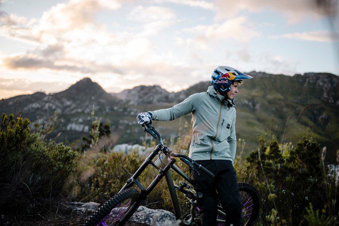 SPORTECH lan&ccedil;a no Brasil a cole&ccedil;&atilde;o Mountain Bike 2026 da&nbsp;Leatt, com destaque para novas jaquetas e &oacute;culos de ciclismo